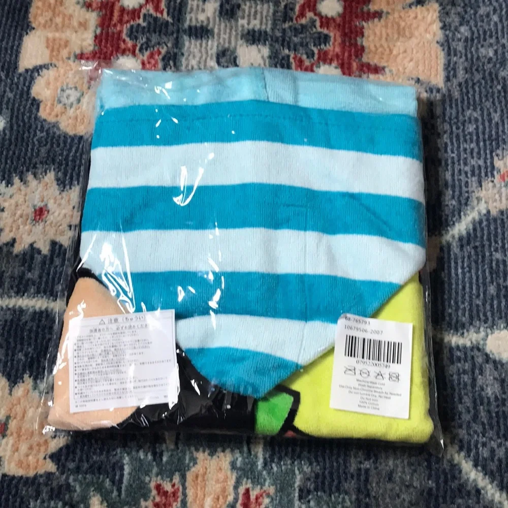 Tokyo Disney Resort Goofy Hooded Towel Wrap